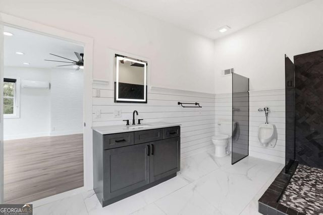 9785 La View Circle, Roswell, GA 30075