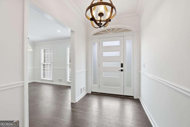 9785 La View Circle, Roswell, GA 30075