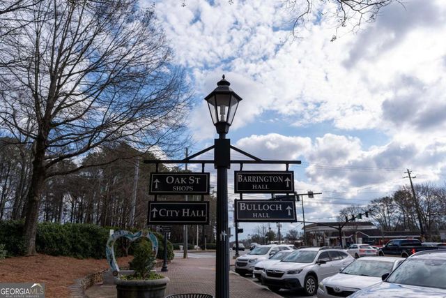9785 La View Circle, Roswell, GA 30075