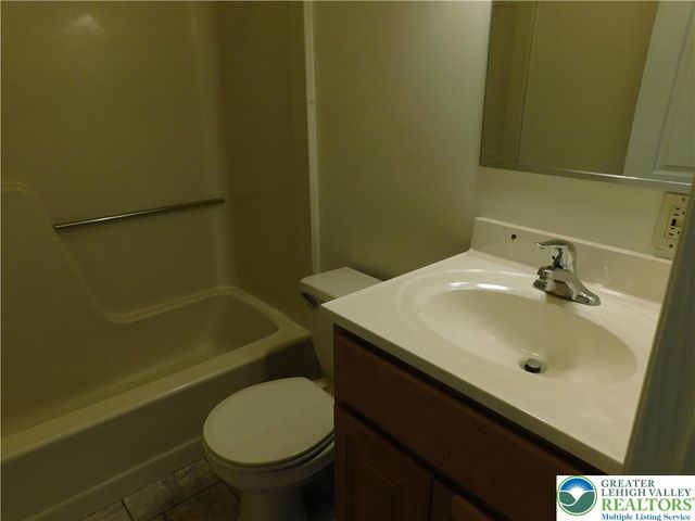 813 Main Street 4, Bethlehem City, PA 18018