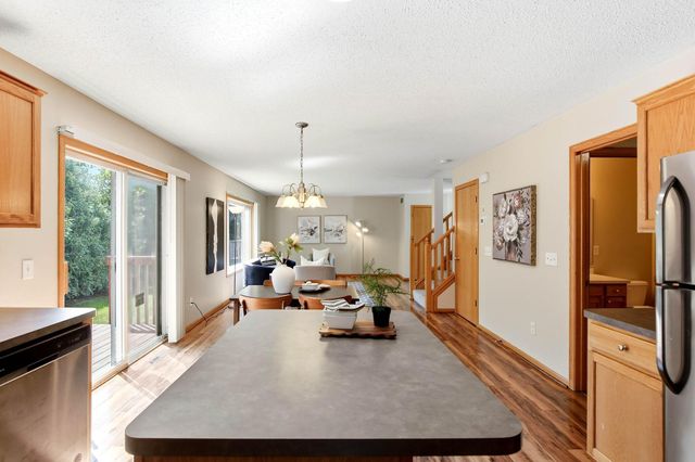 1676 Philipp Way, Shakopee, MN 55379