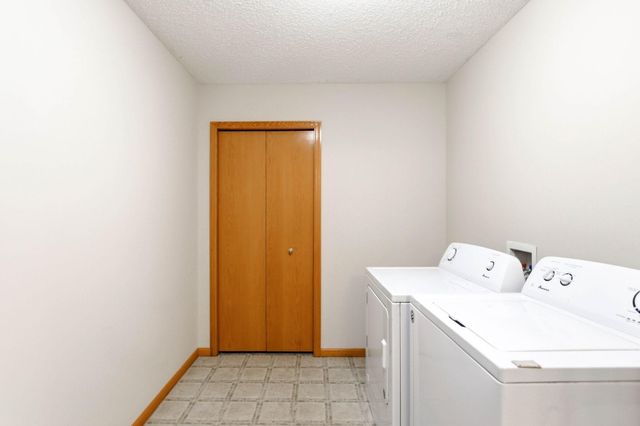 1676 Philipp Way, Shakopee, MN 55379