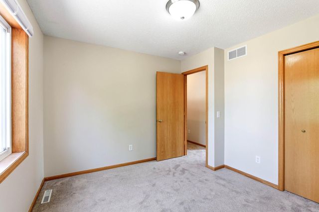 1676 Philipp Way, Shakopee, MN 55379