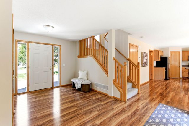 1676 Philipp Way, Shakopee, MN 55379