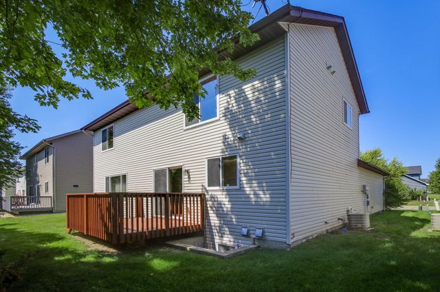 1676 Philipp Way, Shakopee, MN 55379
