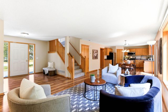 1676 Philipp Way, Shakopee, MN 55379