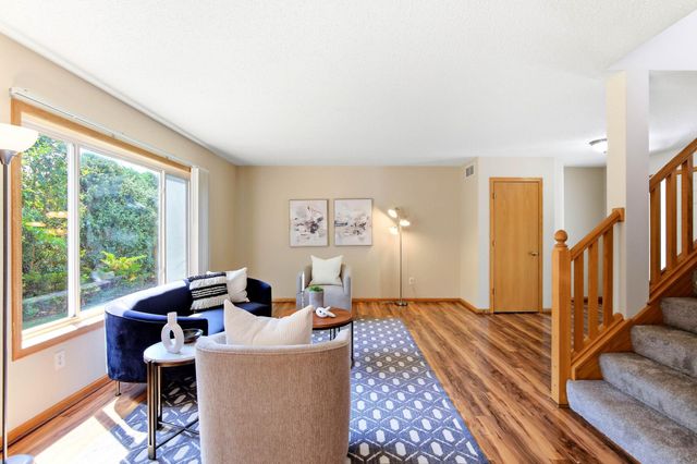 1676 Philipp Way, Shakopee, MN 55379