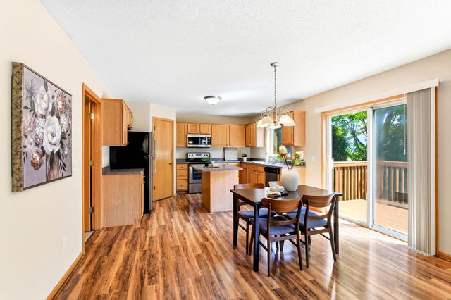 1676 Philipp Way, Shakopee, MN 55379