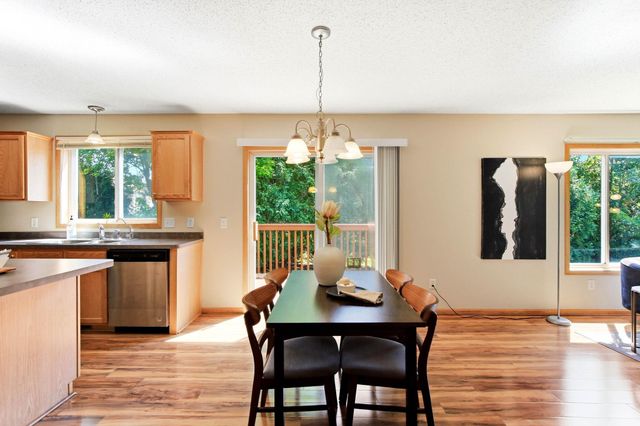 1676 Philipp Way, Shakopee, MN 55379