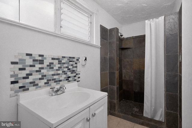 236 KOSSUTH ST, Riverside, NJ 08075