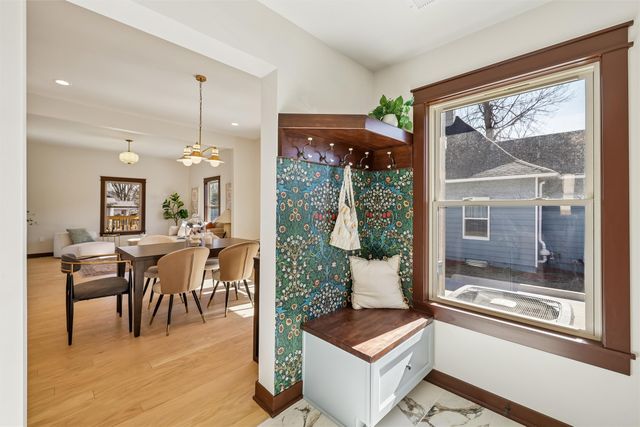 2220 E 13th Street, Des Moines, IA 50316