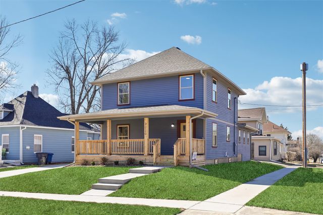 2220 E 13th Street, Des Moines, IA 50316