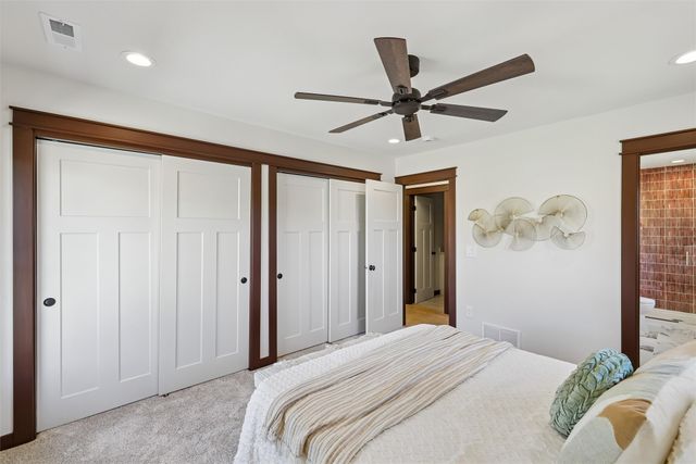 2220 E 13th Street, Des Moines, IA 50316