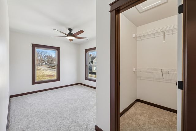 2220 E 13th Street, Des Moines, IA 50316