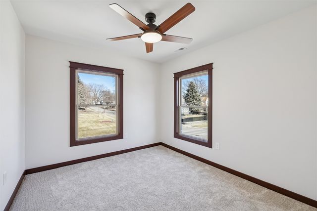 2220 E 13th Street, Des Moines, IA 50316