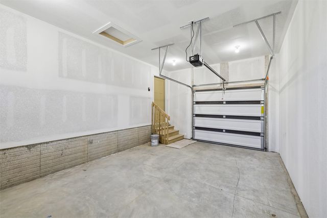 2220 E 13th Street, Des Moines, IA 50316