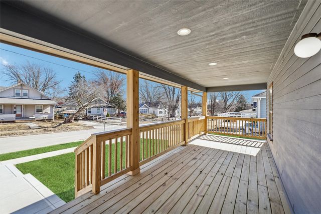 2220 E 13th Street, Des Moines, IA 50316