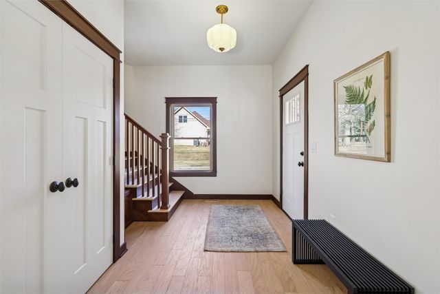 2220 E 13th Street, Des Moines, IA 50316