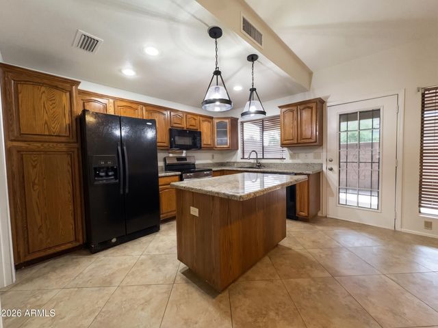 170 E GUADALUPE Road 142, Gilbert, AZ 85234