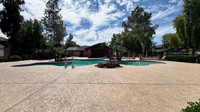 170 E GUADALUPE Road 142, Gilbert, AZ 85234