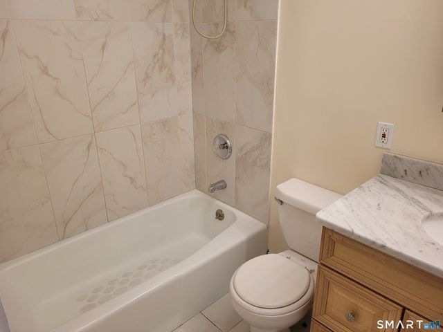 73 Park Avenue 311, Danbury, CT 06810