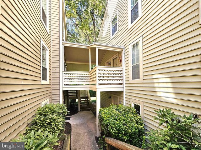 7660 WILLOW POINT DR #7660, Falls Church, VA 22042