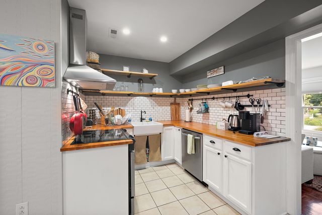 1082 S Shadow Drive, Mount Pleasant, SC 29464