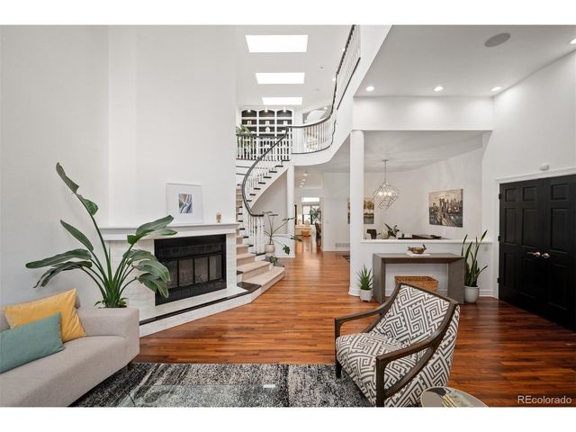 270 Cook St, Denver, CO 80206