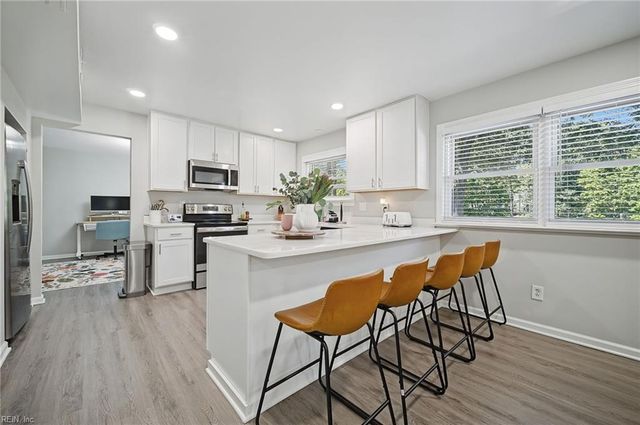 845 Saint James DR, Virginia Beach, VA 23455