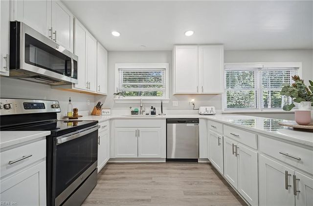 845 Saint James DR, Virginia Beach, VA 23455