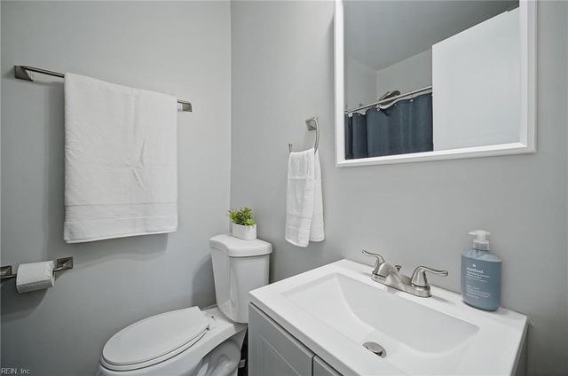 845 Saint James DR, Virginia Beach, VA 23455