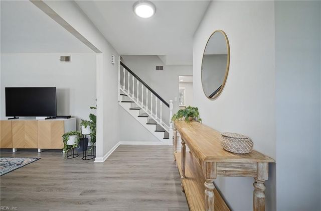 845 Saint James DR, Virginia Beach, VA 23455