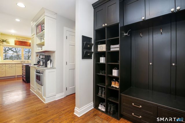 71 Heming Way, Stamford, CT 06903