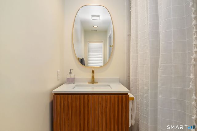 71 Heming Way, Stamford, CT 06903