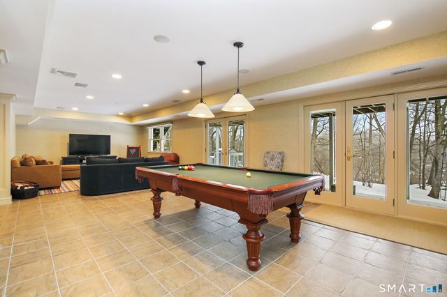 71 Heming Way, Stamford, CT 06903