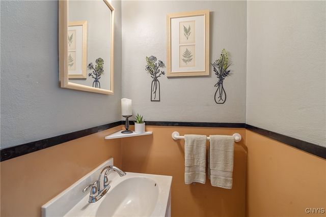 7247 Manlius Center Road, Manlius, NY 13057