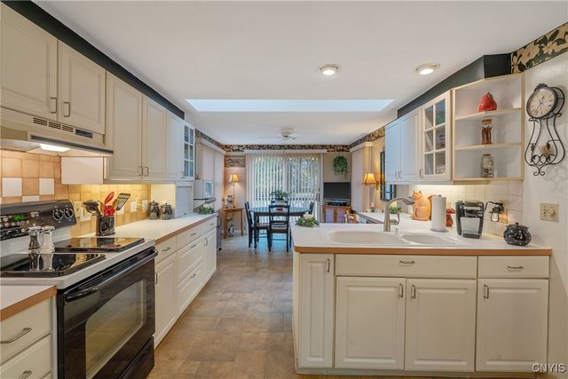 7247 Manlius Center Road, Manlius, NY 13057