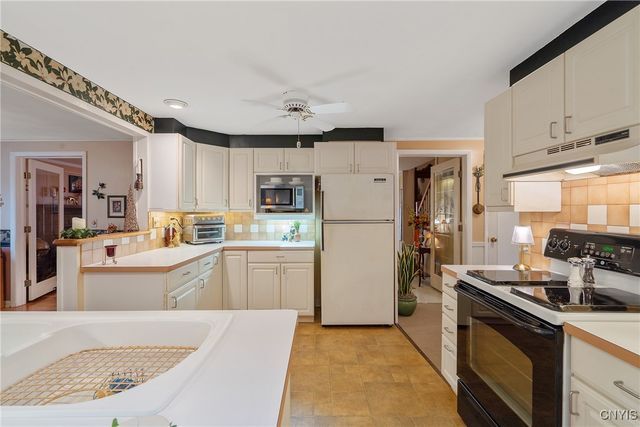 7247 Manlius Center Road, Manlius, NY 13057