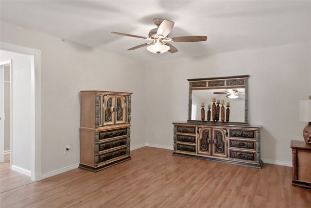 808 Hilltop Drive, Weatherford, TX 76086