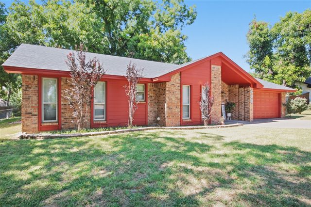 808 Hilltop Drive, Weatherford, TX 76086