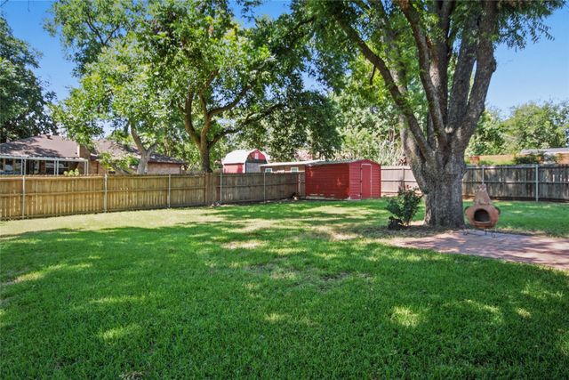 808 Hilltop Drive, Weatherford, TX 76086