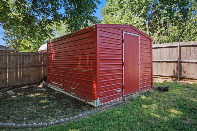 808 Hilltop Drive, Weatherford, TX 76086