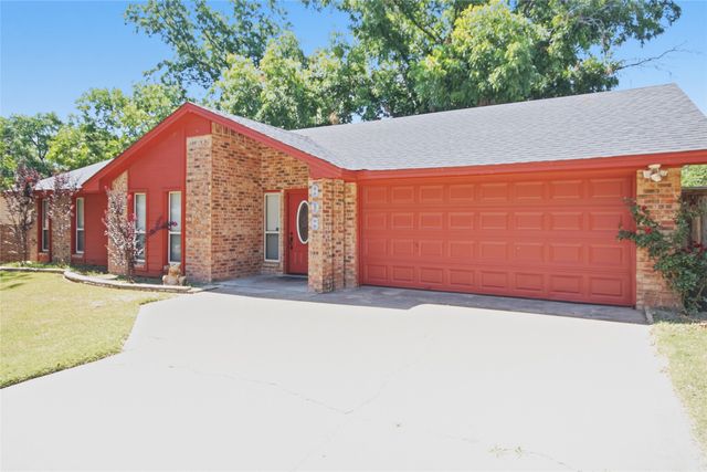 808 Hilltop Drive, Weatherford, TX 76086