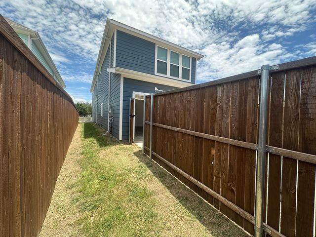 3733 Patience Boulevard E, Dallas, TX 75236