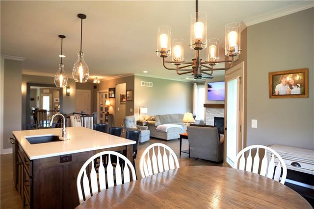 211 Broadmoor Drive, Louisburg, KS 66053