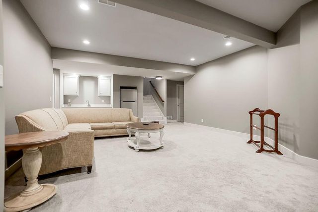 211 Broadmoor Drive, Louisburg, KS 66053