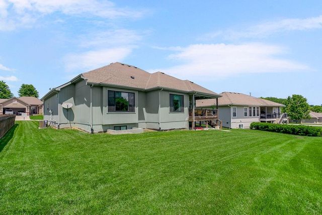 211 Broadmoor Drive, Louisburg, KS 66053