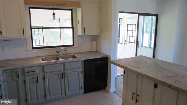 6081 PEACH TREE ST, Harrisburg, PA 17111