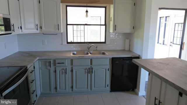 6081 PEACH TREE ST, Harrisburg, PA 17111
