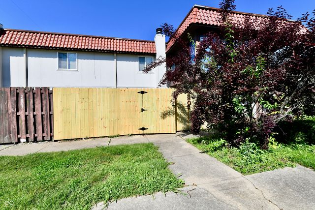 2805 Punto Alto Circle, Indianapolis, IN 46227